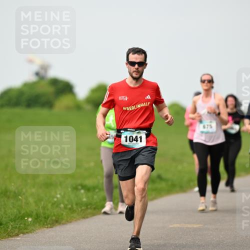 10.05.2026 - 8. Wedeler Halbmarathon Dr. Thomas Lammeyer http://msf.ph/oto/9700460 10.05.2026 11:39:43 Laufen 1041, 675 meine-sportfotos.de