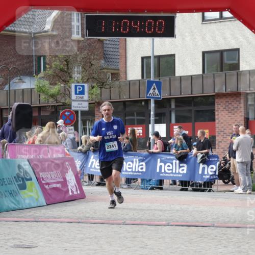 10.05.2026 - 8. Wedeler Halbmarathon Yannick Fuchs http://msf.ph/oto/9700464 10.05.2026 11:22:11 Ziel 2241 meine-sportfotos.de