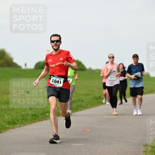 10.05.2026 - 8. Wedeler Halbmarathon Dr. Thomas Lammeyer http://msf.ph/oto/9700472 10.05.2026 11:39:44 Laufen 1041, 675 meine-sportfotos.de