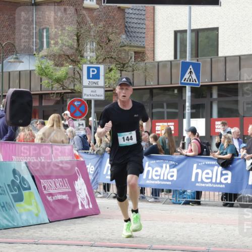 10.05.2026 - 8. Wedeler Halbmarathon Yannick Fuchs http://msf.ph/oto/9700487 10.05.2026 11:22:19 Ziel 144 meine-sportfotos.de