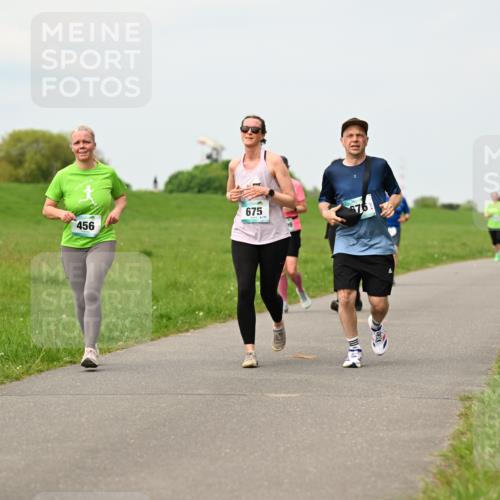10.05.2026 - 8. Wedeler Halbmarathon Dr. Thomas Lammeyer http://msf.ph/oto/9700502 10.05.2026 11:39:48 Laufen 456, 675 meine-sportfotos.de