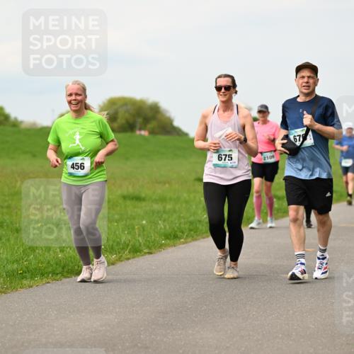 10.05.2026 - 8. Wedeler Halbmarathon Dr. Thomas Lammeyer http://msf.ph/oto/9700513 10.05.2026 11:39:49 Laufen 456, 675, 2109 meine-sportfotos.de