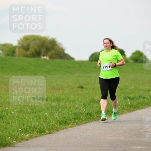 10.05.2026 - 8. Wedeler Halbmarathon Dr. Thomas Lammeyer http://msf.ph/oto/9700566 10.05.2026 11:40:01 Laufen 2191 meine-sportfotos.de