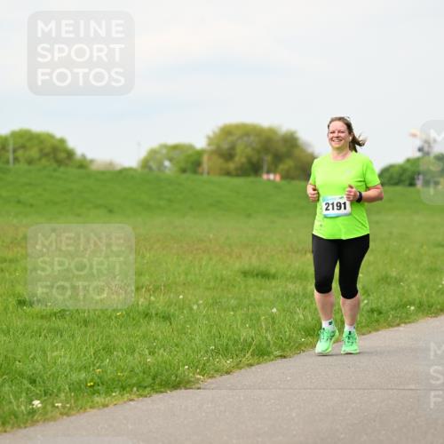 10.05.2026 - 8. Wedeler Halbmarathon Dr. Thomas Lammeyer http://msf.ph/oto/9700579 10.05.2026 11:40:03 Laufen 2191 meine-sportfotos.de
