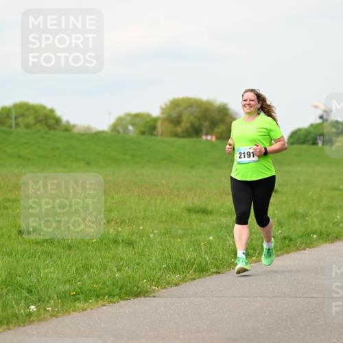 10.05.2026 - 8. Wedeler Halbmarathon Dr. Thomas Lammeyer http://msf.ph/oto/9700580 10.05.2026 11:40:03 Laufen 2191 meine-sportfotos.de