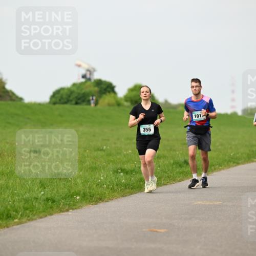 10.05.2026 - 8. Wedeler Halbmarathon Dr. Thomas Lammeyer http://msf.ph/oto/9700597 10.05.2026 11:40:06 Laufen 355, 101, 739 meine-sportfotos.de