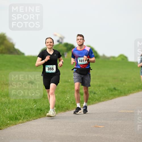 10.05.2026 - 8. Wedeler Halbmarathon Dr. Thomas Lammeyer http://msf.ph/oto/9700616 10.05.2026 11:40:09 Laufen 355, 101 meine-sportfotos.de