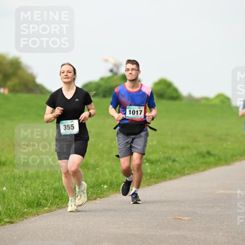 10.05.2026 - 8. Wedeler Halbmarathon Dr. Thomas Lammeyer http://msf.ph/oto/9700621 10.05.2026 11:40:09 Laufen 355, 1017 meine-sportfotos.de