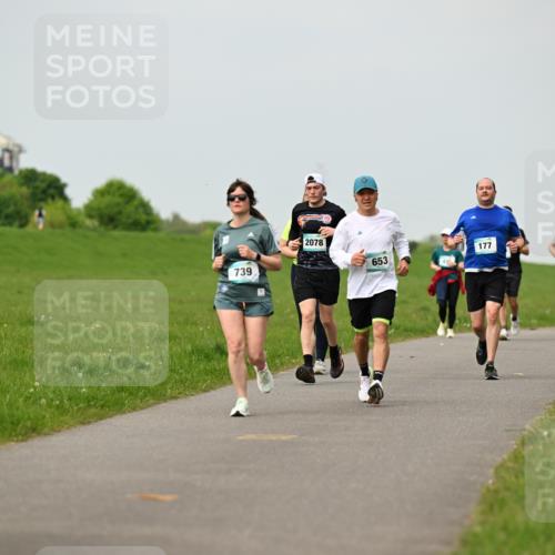 10.05.2026 - 8. Wedeler Halbmarathon Dr. Thomas Lammeyer http://msf.ph/oto/9700635 10.05.2026 11:40:11 Laufen 739, 2078, 177, 653 meine-sportfotos.de
