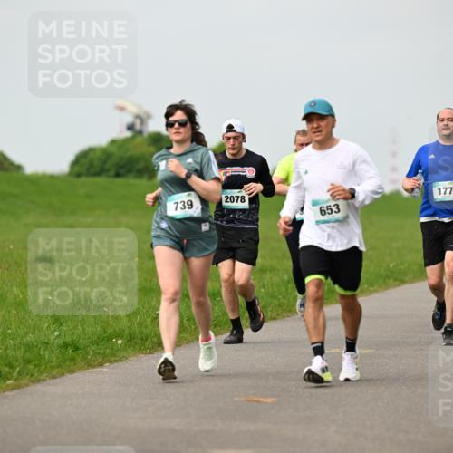 10.05.2026 - 8. Wedeler Halbmarathon Dr. Thomas Lammeyer http://msf.ph/oto/9700666 10.05.2026 11:40:14 Laufen 739, 2078, 653, 177, 2218 meine-sportfotos.de