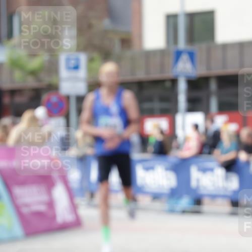 10.05.2026 - 8. Wedeler Halbmarathon Yannick Fuchs http://msf.ph/oto/9700669 10.05.2026 11:23:05 Ziel 251, 2235 meine-sportfotos.de