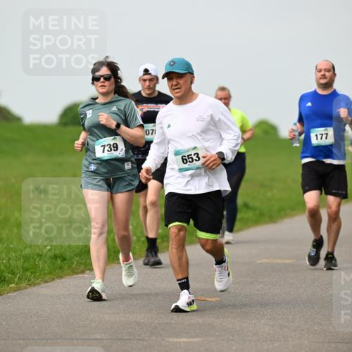 10.05.2026 - 8. Wedeler Halbmarathon Dr. Thomas Lammeyer http://msf.ph/oto/9700676 10.05.2026 11:40:15 Laufen 739, 071, 653, 177 meine-sportfotos.de