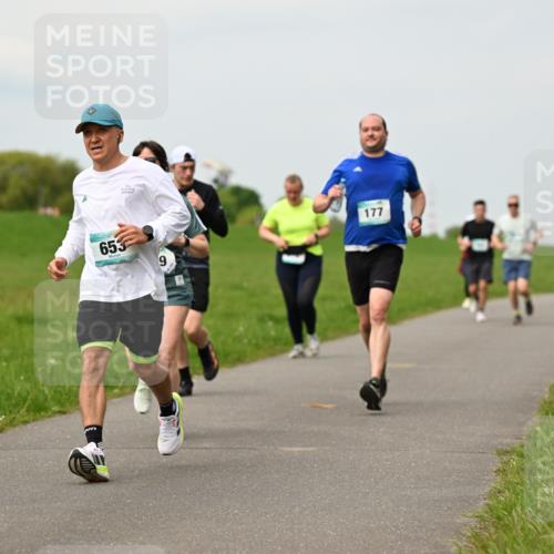 10.05.2026 - 8. Wedeler Halbmarathon Dr. Thomas Lammeyer http://msf.ph/oto/9700683 10.05.2026 11:40:16 Laufen 653, 177 meine-sportfotos.de