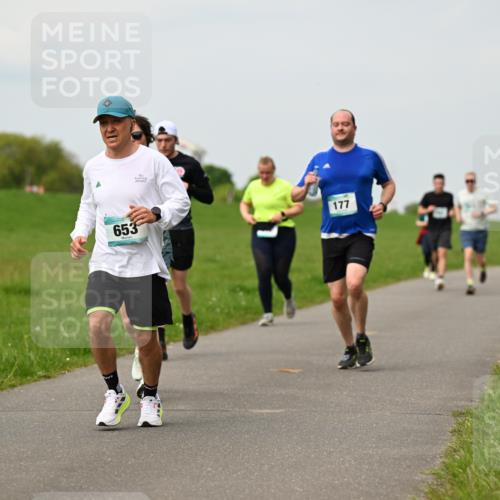 10.05.2026 - 8. Wedeler Halbmarathon Dr. Thomas Lammeyer http://msf.ph/oto/9700685 10.05.2026 11:40:16 Laufen 653, 177 meine-sportfotos.de