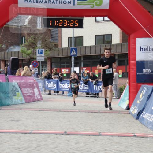 10.05.2026 - 8. Wedeler Halbmarathon Yannick Fuchs http://msf.ph/oto/9700744 10.05.2026 11:23:23 Ziel 786, 896 meine-sportfotos.de