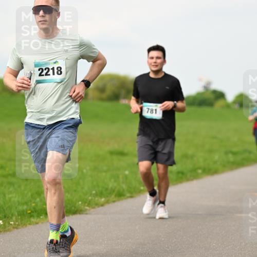 10.05.2026 - 8. Wedeler Halbmarathon Dr. Thomas Lammeyer http://msf.ph/oto/9700749 10.05.2026 11:40:25 Laufen 2218, 781 meine-sportfotos.de