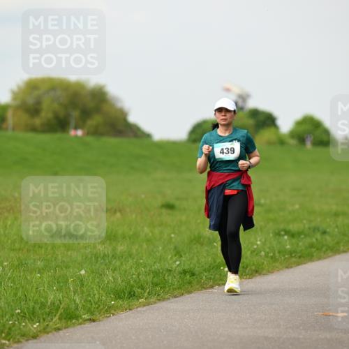 10.05.2026 - 8. Wedeler Halbmarathon Dr. Thomas Lammeyer http://msf.ph/oto/9700775 10.05.2026 11:40:28 Laufen 439 meine-sportfotos.de