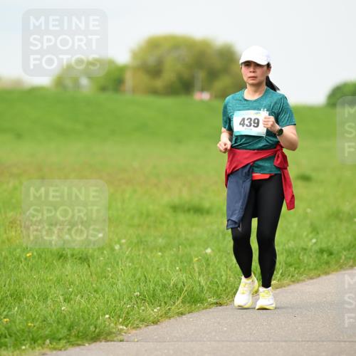 10.05.2026 - 8. Wedeler Halbmarathon Dr. Thomas Lammeyer http://msf.ph/oto/9700794 10.05.2026 11:40:30 Laufen 439 meine-sportfotos.de