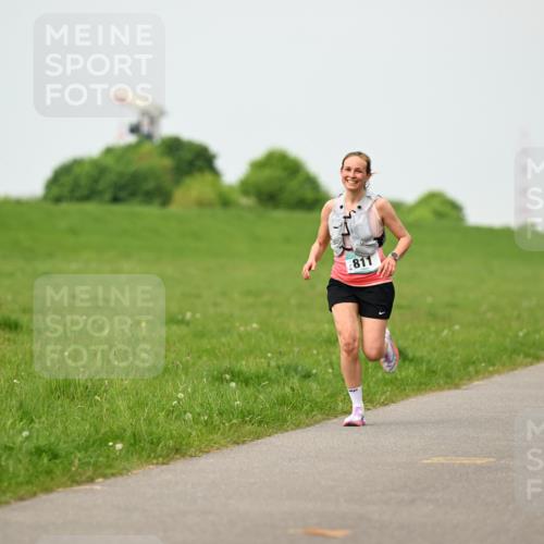 10.05.2026 - 8. Wedeler Halbmarathon Dr. Thomas Lammeyer http://msf.ph/oto/9700800 10.05.2026 11:40:45 Laufen 811, 182 meine-sportfotos.de
