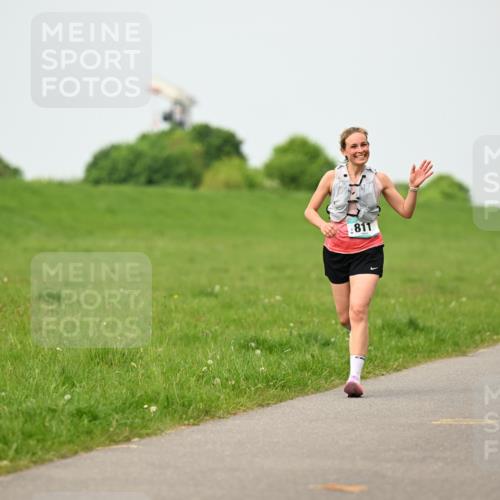 10.05.2026 - 8. Wedeler Halbmarathon Dr. Thomas Lammeyer http://msf.ph/oto/9700802 10.05.2026 11:40:45 Laufen 811 meine-sportfotos.de