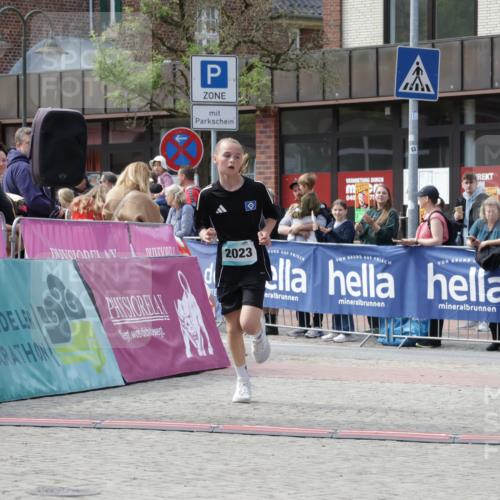 10.05.2026 - 8. Wedeler Halbmarathon Yannick Fuchs http://msf.ph/oto/9700819 10.05.2026 11:23:38 Ziel 2023, 2166 meine-sportfotos.de