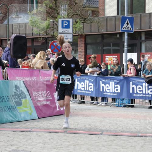 10.05.2026 - 8. Wedeler Halbmarathon Yannick Fuchs http://msf.ph/oto/9700824 10.05.2026 11:23:38 Ziel 2023, 2166 meine-sportfotos.de