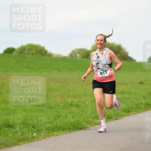 10.05.2026 - 8. Wedeler Halbmarathon Dr. Thomas Lammeyer http://msf.ph/oto/9700848 10.05.2026 11:40:49 Laufen 811 meine-sportfotos.de