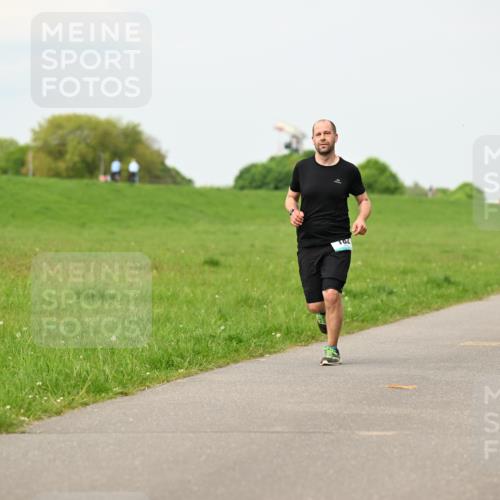 10.05.2026 - 8. Wedeler Halbmarathon Dr. Thomas Lammeyer http://msf.ph/oto/9700857 10.05.2026 11:40:51 Laufen 736, 701 meine-sportfotos.de