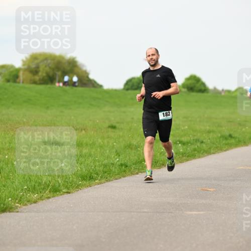 10.05.2026 - 8. Wedeler Halbmarathon Dr. Thomas Lammeyer http://msf.ph/oto/9700860 10.05.2026 11:40:51 Laufen 182, 736 meine-sportfotos.de
