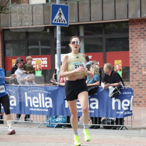 10.05.2026 - 8. Wedeler Halbmarathon Yannick Fuchs http://msf.ph/oto/9700871 10.05.2026 11:23:55 Ziel 2125, 2165 meine-sportfotos.de