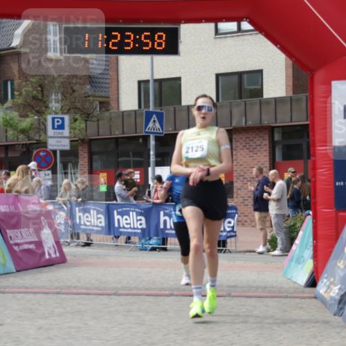 10.05.2026 - 8. Wedeler Halbmarathon Yannick Fuchs http://msf.ph/oto/9700890 10.05.2026 11:23:57 Ziel 2125, 2165 meine-sportfotos.de