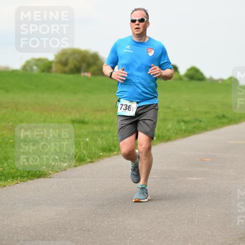 10.05.2026 - 8. Wedeler Halbmarathon Dr. Thomas Lammeyer http://msf.ph/oto/9700895 10.05.2026 11:40:55 Laufen 736 meine-sportfotos.de