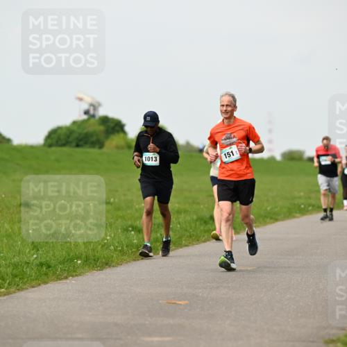 10.05.2026 - 8. Wedeler Halbmarathon Dr. Thomas Lammeyer http://msf.ph/oto/9700979 10.05.2026 11:41:25 Laufen 1013, 151 meine-sportfotos.de