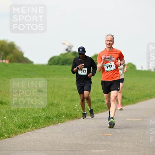 10.05.2026 - 8. Wedeler Halbmarathon Dr. Thomas Lammeyer http://msf.ph/oto/9700987 10.05.2026 11:41:26 Laufen 151, 1013 meine-sportfotos.de