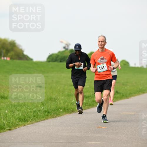 10.05.2026 - 8. Wedeler Halbmarathon Dr. Thomas Lammeyer http://msf.ph/oto/9700988 10.05.2026 11:41:27 Laufen 151 meine-sportfotos.de