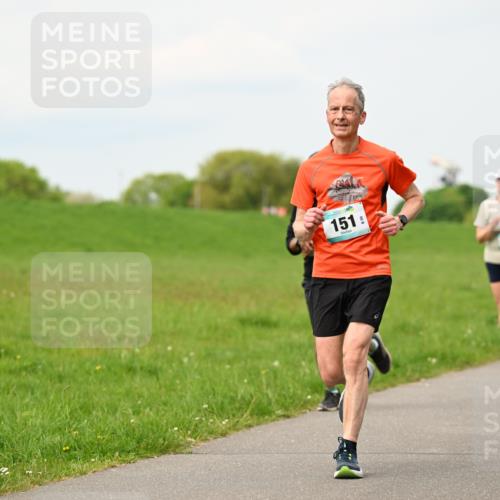 10.05.2026 - 8. Wedeler Halbmarathon Dr. Thomas Lammeyer http://msf.ph/oto/9701004 10.05.2026 11:41:29 Laufen 151, 843 meine-sportfotos.de