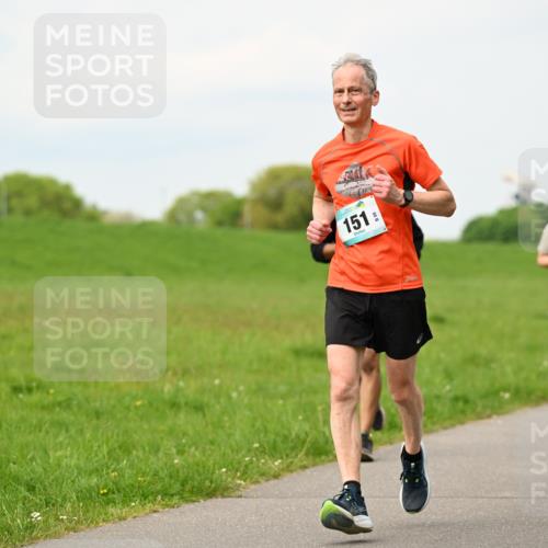 10.05.2026 - 8. Wedeler Halbmarathon Dr. Thomas Lammeyer http://msf.ph/oto/9701006 10.05.2026 11:41:29 Laufen 151, 443 meine-sportfotos.de