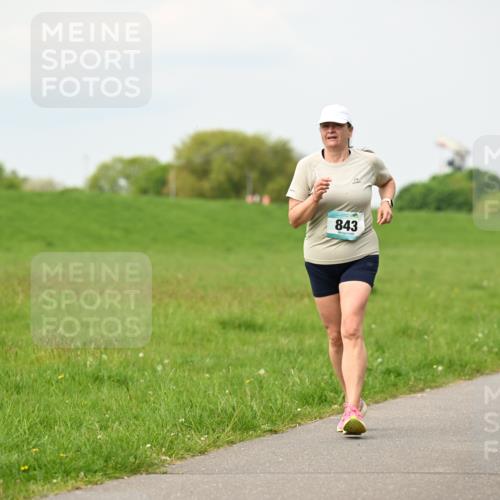 10.05.2026 - 8. Wedeler Halbmarathon Dr. Thomas Lammeyer http://msf.ph/oto/9701014 10.05.2026 11:41:32 Laufen 843, 2084 meine-sportfotos.de