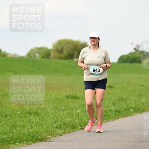 10.05.2026 - 8. Wedeler Halbmarathon Dr. Thomas Lammeyer http://msf.ph/oto/9701018 10.05.2026 11:41:32 Laufen 843, 2084 meine-sportfotos.de