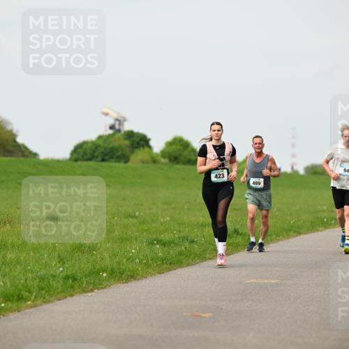 10.05.2026 - 8. Wedeler Halbmarathon Dr. Thomas Lammeyer http://msf.ph/oto/9701046 10.05.2026 11:41:38 Laufen 423, 489 meine-sportfotos.de