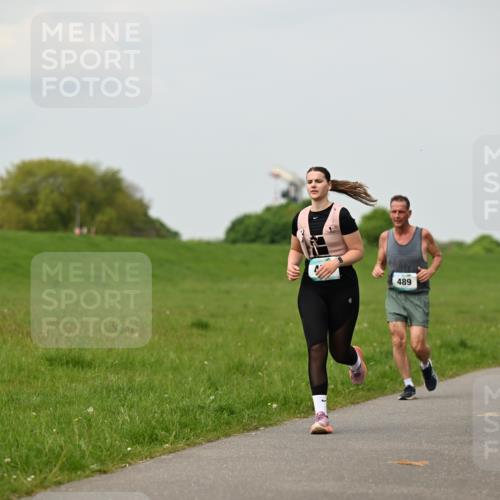 10.05.2026 - 8. Wedeler Halbmarathon Dr. Thomas Lammeyer http://msf.ph/oto/9701058 10.05.2026 11:41:40 Laufen 489 meine-sportfotos.de