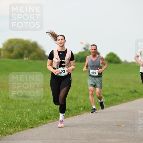 10.05.2026 - 8. Wedeler Halbmarathon Dr. Thomas Lammeyer http://msf.ph/oto/9701064 10.05.2026 11:41:41 Laufen 123, 489 meine-sportfotos.de