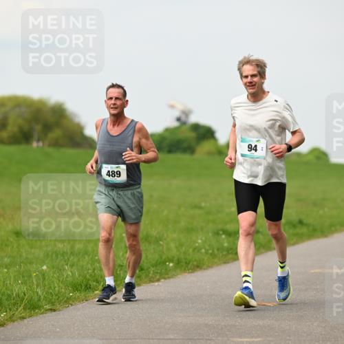 10.05.2026 - 8. Wedeler Halbmarathon Dr. Thomas Lammeyer http://msf.ph/oto/9701075 10.05.2026 11:41:43 Laufen 423, 489 meine-sportfotos.de