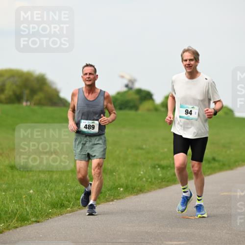10.05.2026 - 8. Wedeler Halbmarathon Dr. Thomas Lammeyer http://msf.ph/oto/9701076 10.05.2026 11:41:43 Laufen 423, 489 meine-sportfotos.de
