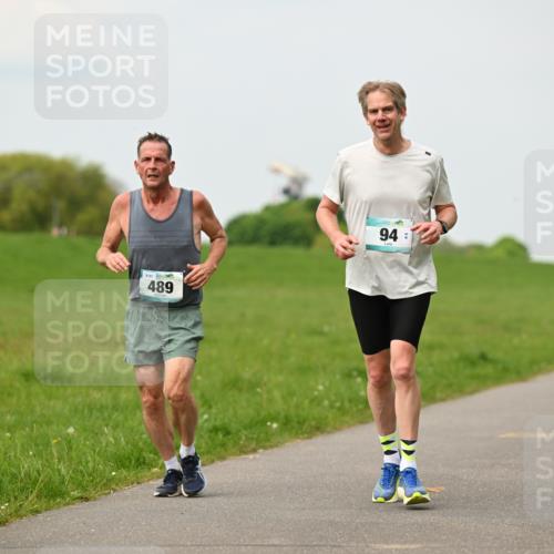 10.05.2026 - 8. Wedeler Halbmarathon Dr. Thomas Lammeyer http://msf.ph/oto/9701077 10.05.2026 11:41:43 Laufen 489 meine-sportfotos.de