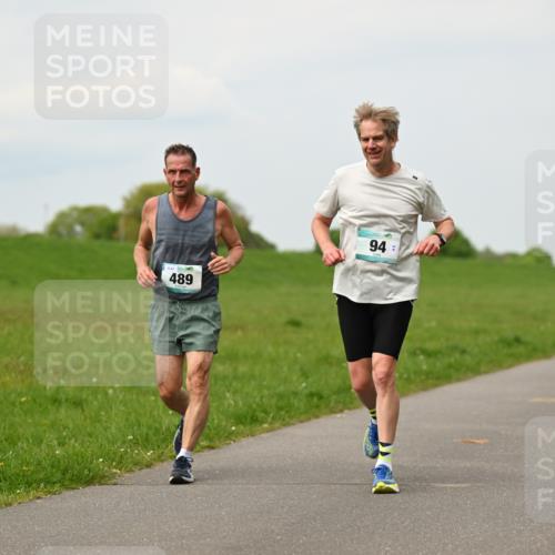 10.05.2026 - 8. Wedeler Halbmarathon Dr. Thomas Lammeyer http://msf.ph/oto/9701079 10.05.2026 11:41:44 Laufen 489 meine-sportfotos.de