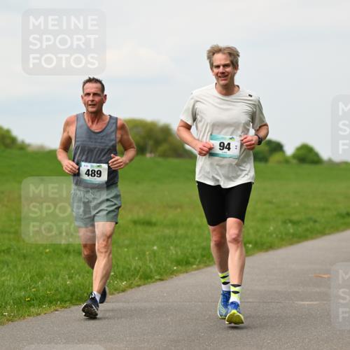 10.05.2026 - 8. Wedeler Halbmarathon Dr. Thomas Lammeyer http://msf.ph/oto/9701082 10.05.2026 11:41:45 Laufen 489 meine-sportfotos.de