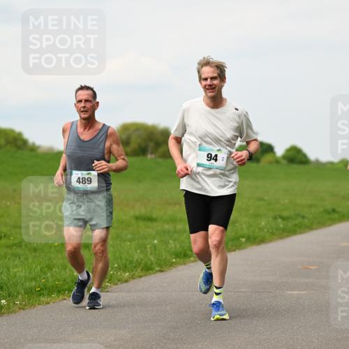 10.05.2026 - 8. Wedeler Halbmarathon Dr. Thomas Lammeyer http://msf.ph/oto/9701083 10.05.2026 11:41:45 Laufen 489 meine-sportfotos.de