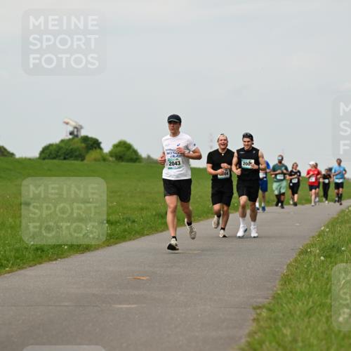 10.05.2026 - 8. Wedeler Halbmarathon Dr. Thomas Lammeyer http://msf.ph/oto/9701085 10.05.2026 11:41:46 Laufen 2043 meine-sportfotos.de