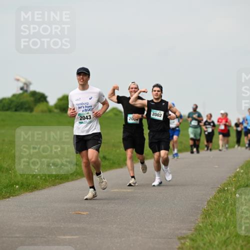 10.05.2026 - 8. Wedeler Halbmarathon Dr. Thomas Lammeyer http://msf.ph/oto/9701091 10.05.2026 11:41:47 Laufen 2043, 2004, 2002 meine-sportfotos.de